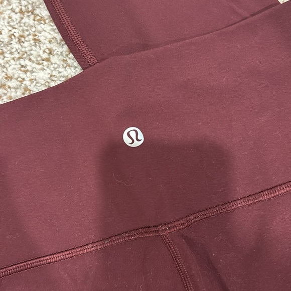 LULULEMON MAROON WUNDER UNDERS - Picture 2 of 2